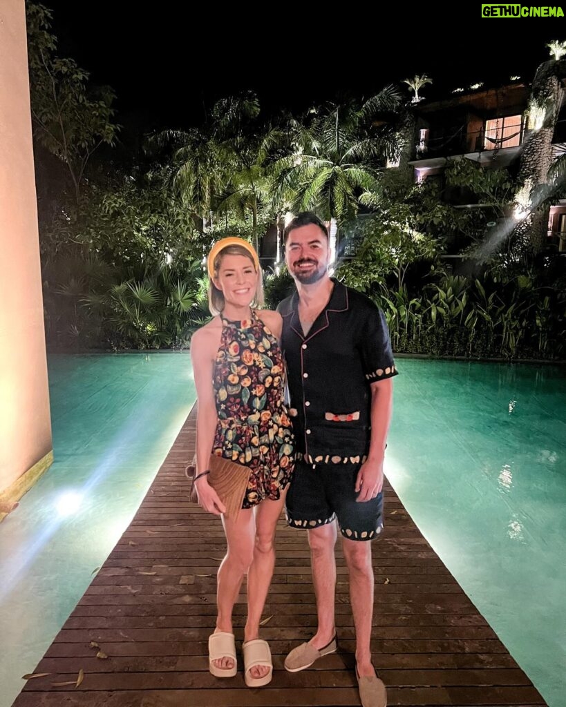 Grace Helbig Instagram - Went to Mexico with the best people and had the best time. It was so fun I was hardly on my phone. Refreshing! But here’s proof of travel in case you were worried I might be in a Mayan Riviera prison 🙃