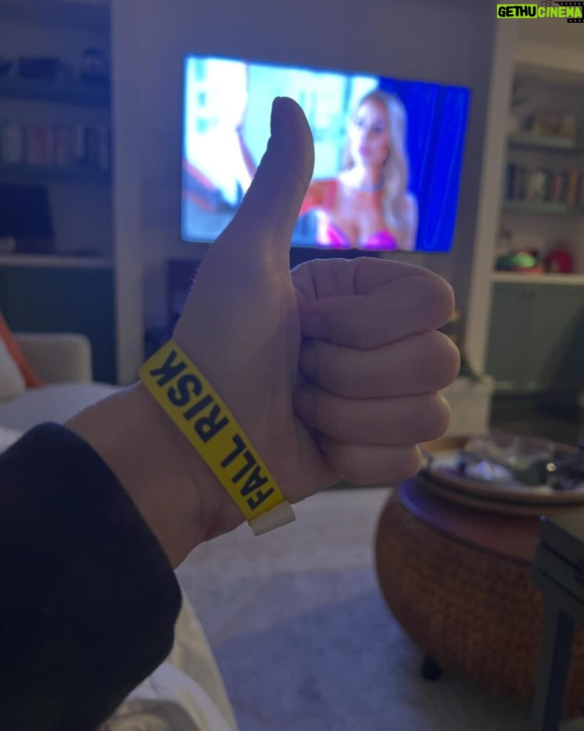 Grace Helbig Instagram - Thumbs up if your lumpectomy went well yesterday and you didn’t say anything weird to the nurses while under anesthesia (that I know of)! I even ran into an old friend in the bathroom!