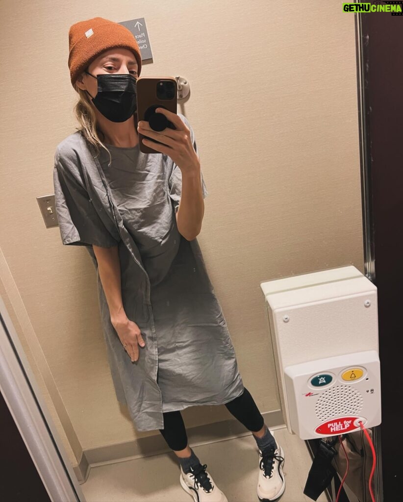 Grace Helbig Instagram - OooO0oo0oOoo this ten photo thing lets me show you that I’m 10 sessions aka HALFWAY through radiation! Hell yeah. Clearly, the fatigue hasn’t shown up yet. It’s on the way but in the meantime we’re having fun. Turns out most things are easier than chemo. What a treat! 🙃