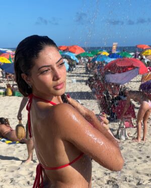 Graciely Junqueira Instagram - 🫠🚿