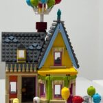 Graciely Junqueira Instagram - Hoje montei um lego pela primeira vez e AMEEEIIII, ver a casinha tomando forma aos pouquinhos é muito prazeroso, sem contar que o processo todo relaxa e acalma a mente 🐕🏠🎈🧓🏻