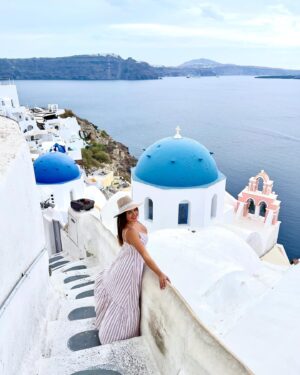 Gredmarie Colón Instagram - 🇬🇷 S A N T O R I N I 🧿 G R E E C E 

My fav pic w/ my fav person in my dream place. ❤️🙏🏻🥰

Soñaba con viajar a Santorini, Grecia📍
Era el destino número No.1 en mi bucket list ☑️. 

#memories #dreamdestination #magicalplace #santorini #greece #travelcouple #gredmariecolon #fyp #unforgettable