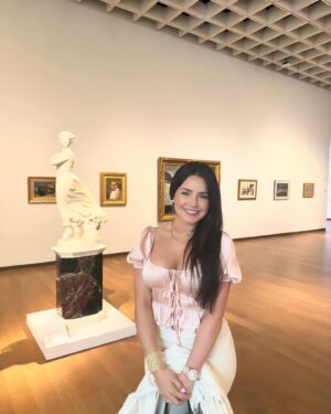 Gredmarie Colón Instagram - ART 🖼️ DAY 🎨 

Celebren el amor EVERY❤️DAY 

#museum #orlando #art #love