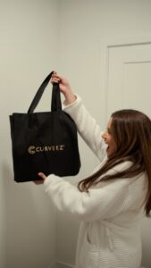 Gredmarie Colón Instagram - A la hora de vestirme TODO cambió cuando conocí a @curveez 🤩. Sus productos, como la Incredibly Slimming Cami, son la solución perfecta para suavizar esas curvas que tanto nos encantan pero que a veces no quieren cooperar. @curveez y yo nos unimos para darles un regalito de 10% de descuento (Promo Code: GRED10) como parte del Memorial Day Weekend Sale 💯 #curveez