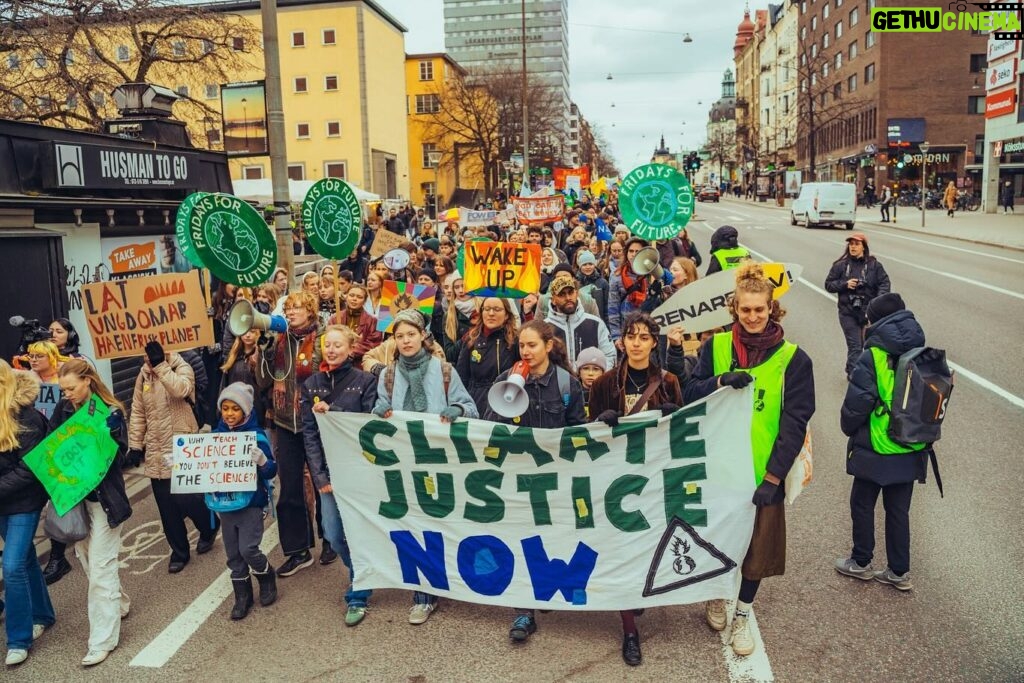 Greta Thunberg Instagram - Climate strike week 296. Today Stockholm took part in the global climate strike demanding #ClimateJusticeNow 🔥🌏✊ #FridaysForFuture #climatestrike #PeopleNotProfit #Klimaträttvisa #Stockholm @fridaysforfuture.stockholm 📸: @fridayphotos.se