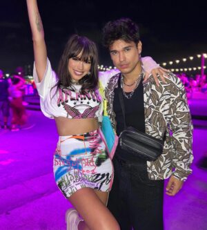 Gustavo Stockler Instagram - QUE CASAL HEIN LOLLA! Obrigado pelo convite @chevroletbr #ChevrolerNoLollaBr