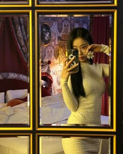 Gyeongree Instagram - behind ..🔖 얼른 보고싶어!