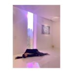 Ha Ji-won Instagram - 모든 감각으로 전시를 관람하세요~D-3 @polarpo_official