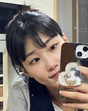 Ha Yoon-kyung Thumbnail -  Likes - Top Liked Instagram Posts and Photos
