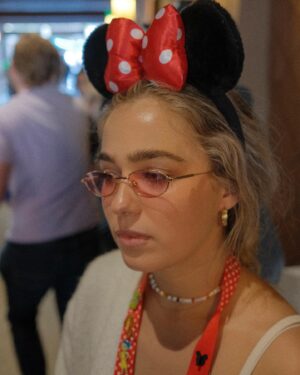 Haley Lu Richardson Instagram - 25 pictures cause I turned 25 (if you believe in age and numbers and stuff) 🐭 these photos make me very happy and were taken by koigran allgahn (aka @keeoone )