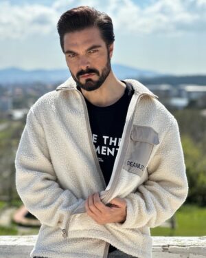 Halil İbrahim Ceyhan Instagram - Moment… ;) 🙌🏼

📸 ; @byserdarkeskin 
  @hairdresser__yusuf