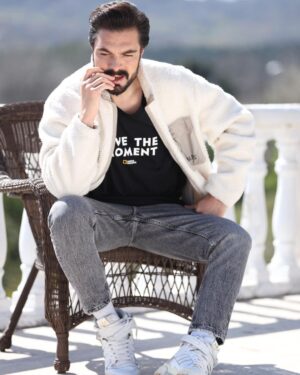 Halil İbrahim Ceyhan Instagram - Moment… ;) 🙌🏼

📸 ; @byserdarkeskin 
  @hairdresser__yusuf