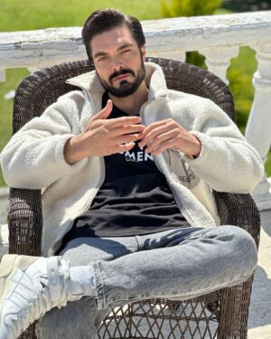 Halil İbrahim Ceyhan Instagram - Moment… ;) 🙌🏼

📸 ; @byserdarkeskin 
  @hairdresser__yusuf