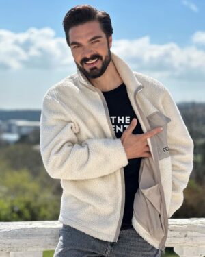 Halil İbrahim Ceyhan Instagram - Moment… ;) 🙌🏼

📸 ; @byserdarkeskin 
  @hairdresser__yusuf