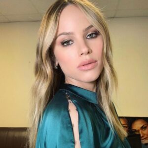 Halston Sage Instagram - Miss you @katesynnottmakeup @laurapolko @jeanannwilliams and THIS DRESS @jonathansimkhai