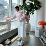 Ham Eun-jeong Instagram - 요새 감명받은 핑크들🎀🌸 나는 지인짜 핑크를 꽤나 좋아함. 핑크맨투맨 최애 아이템이고 편의점에서 산 마이멜로디 스티커로 아이패드 꾸미기도하고 핑쿠 글씨가 맘에 들어 한창 들고 다니는 에코백이고 아! 핑크패딩가방도 좋아하는데 안올렸네 핑크셔츠도 요즘 교복임 ( 마이멜로디는 귀굽혀펴기로 귀단련함🐰) #나도단련할거야!