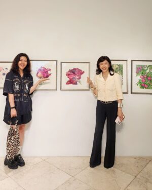 Han Hye-yeon Instagram - 𝙏𝙃𝙄𝙎 𝙒𝙀𝙀𝙆 𝙃𝙀𝘼𝙇𝙄𝙉𝙂 🌸💐🖌🎨

꽃을 만지고 
그림을 감상하고 
요리를 대접 받아서 🔋💯

#인생뭐있어 #감사 
#audryflowers2014 
#botanicalexhibition ( 📅 ~05.26 🎈보헤미안갤러리 )
#인도로간빠리지엔
