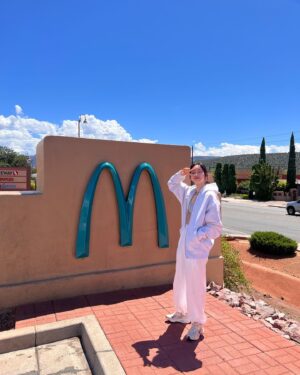 Han Ji-hyun Instagram - BLUE MCDONALD'S 🩵😇