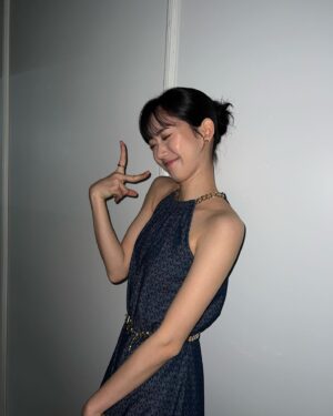 Han Ji-hyun Instagram - <룩앳미> 홍콩 쇼케이스 인터뷰🖤