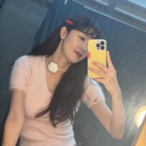 Han Seon-hwa Thumbnail - 7K Likes - Most Liked Instagram Photos