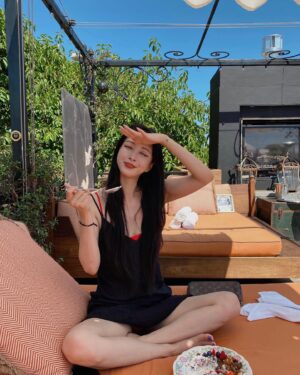 Han Ye-seul Instagram - ᴹᵞ  ᴸᴵᵀᵀᴸᴱ  ᴾᴬᴿᴬᴰᴵˢᴱ
(밀린 사진 올려요 ^^)
