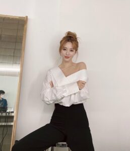 Han Ye-seul Instagram - 🍰🍬🍧🍦