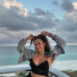 Hande Doğandemir Instagram - bi dump’ı daha hakeden tatilimiz ‘today is the day guys’ 🍷🦞