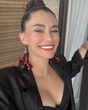 Hande Doğandemir Instagram - doğru sıralamayı asla tutturamadığım ‘tatil dump’ı 🦞🧊