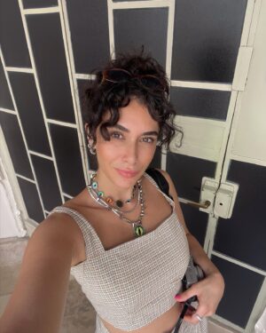 Hande Doğandemir Instagram - same hande but different 
🙋🏻‍♀️🪩 
selfie dump in barcelona roma