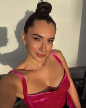Hande Doğandemir Instagram - pink is the new black 💎🪅