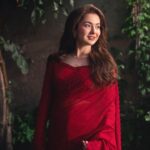 Hania Aamir Instagram - 🌹 . Outfit: @faizasaqlain Stylist: @aarindanoor Hair: @thecutbyhuma Jewellery: @amayrajewelspk Photos: @ghalibwaseeem