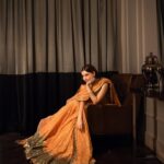 Hania Aamir Instagram - 🤌🏻 . outfit @hussainrehar.official jewels @amayrajewelspk styling @aarindanoor hair & makeup @sonia_nazir photography @mngopro