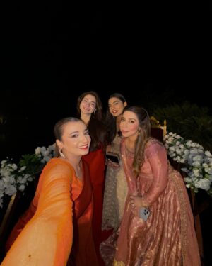 Hania Aamir Instagram - ✅