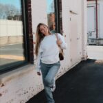 Hannah Colin Instagram - live now, think later. 🩵 #hannahgracecolin #explorepage #jb #honest #live #dontoliver #setactivewear #fitcheck #beyou #selflove #thebestisyettocome #newalbany