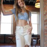 Hannah Colin Instagram - eclipse day!! 😎☀️ #reels #eclipse #solareclipse #hannahgracecolin #dance #viral #explorepage #sun