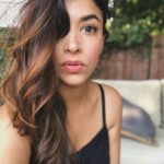 Hannah Simone Instagram – New beginnings 🌟