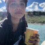 Hannah Simone Instagram – Out in the wild.*

*coffee cup definitely does not contain coffee 😬 😉