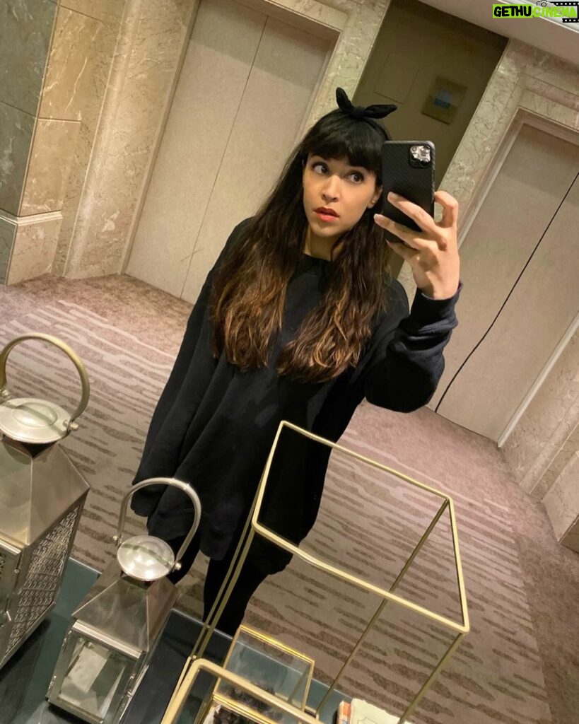 Hannah Simone Instagram - Out in the wild.* *coffee cup definitely does not contain coffee 😬 😉