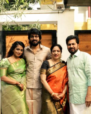 Harish Kalyan Instagram - உங்க எல்லாருக்கும் எங்களோட  தீபாவளி நல் வாழ்த்துக்கள் 🪔🎆🙏

@hariz_comrade 📸