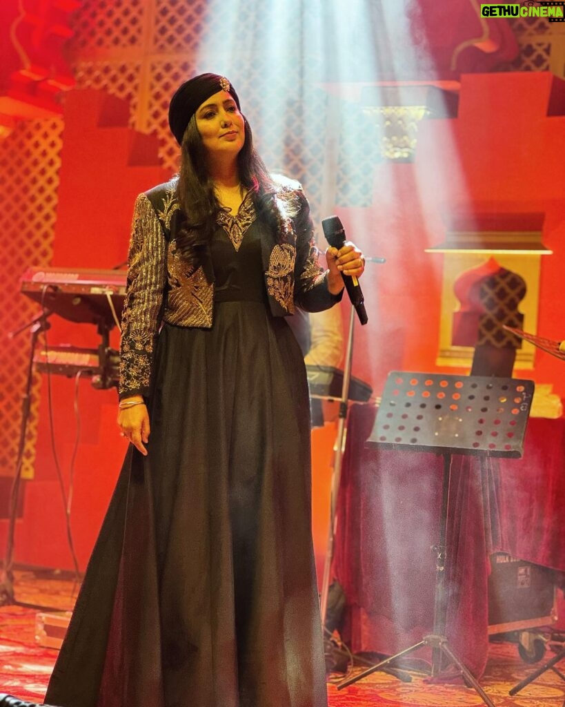 Harshdeep Kaur Instagram - Behind every Spotlight moment.. is a lot of hard work and dedication… ❣️ #HarshdeepKaurLive Styling @styledbysujata Asst @sia_03_ Outfit @coutureisabis Jewellery @diora.india