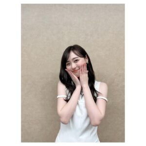 Haruka Fukuhara Instagram - .
映画「あの花が咲く丘で、君とまた出会えたら。」
ついに全国公開致しました🫧
日々の当たり前が当たり前じゃなく、幸せなことなんだ。
大切な人をもっと大事にしよう。
そんな風に思える温かい作品です。
1日1日を後悔のないよう丁寧に過ごしていきたいですね。
たくさんの方にこの作品の想いが届きますように、、、。
愛して頂けたら嬉しいです。

#映画あの花
#あの花が咲く丘で君とまた出会えたら