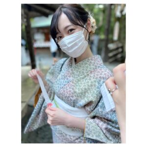 Haruka Fukuhara Instagram - .
2023年。
明けましておめでとうございます☺︎
本年も感謝の気持ちを忘れず、自分らしく、笑顔で過ごしていけたらと思っております。
どうか、2023年も皆様が笑顔溢れる1年となりますように、、✨
皆様の心に響くものをお届けできるようよう、私も精進して参ります！
本年もどうぞよろしくお願い致します！
