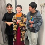 Haruna Kondo Instagram - ※ W寅ちゃんと撮らせてもらった。 1枚目はだいぶ様子を伺っているね。 2枚目は六法全書を持っている風。 一丁前に弁護士ですって顔しました。 大好きなドラマです。 虎に翼。 最後まで頑張ってね！！ #優三さんみたいな人間になりたい