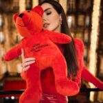 Hatice Şendil Instagram - Bonbon rouge à Paris