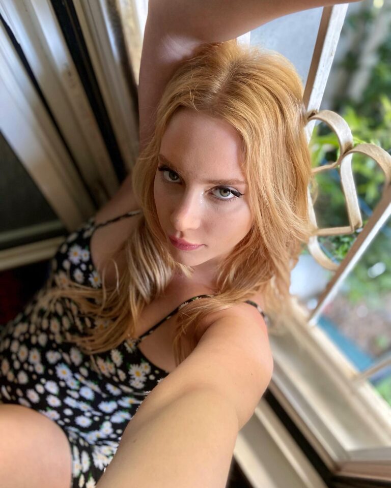 Hayal Köseoğlu Instagram - lana eşliğinde iyi giden fotolar 04/23