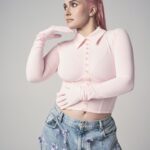 Hayden Panettiere Instagram - Had an epic time shooting for @reservedmagazine! So many sick outfits especially the green @amiri pants and white @amiri sneaks! Written by Delaney Willet | @dpwillet Photographed by Ben Cope | @ben_cope Styled by Luca Kingston | @lucakingston Hair: Rena Calhoun | @rena.calhoun @virtuelabs @aframe_agency Makeup: Vittorio Masecchia | @vittoriomasecchia at @opusbeauty Produced by BJ Panda Bear | @bjpandabear Outfits: Pink Top @tako__mek__ Looney Tunes Jacket X L3DE Marzo @13demarzo_official Blazer: @janashia_ Tan Jacket: @31philliplim Pink Suit: @argent Jewelry: @davidyurman , Michael Dawkins and @marco_bicego