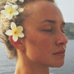 Hayden Panettiere Instagram - Deep breaths before a dive. #MindOverMatter