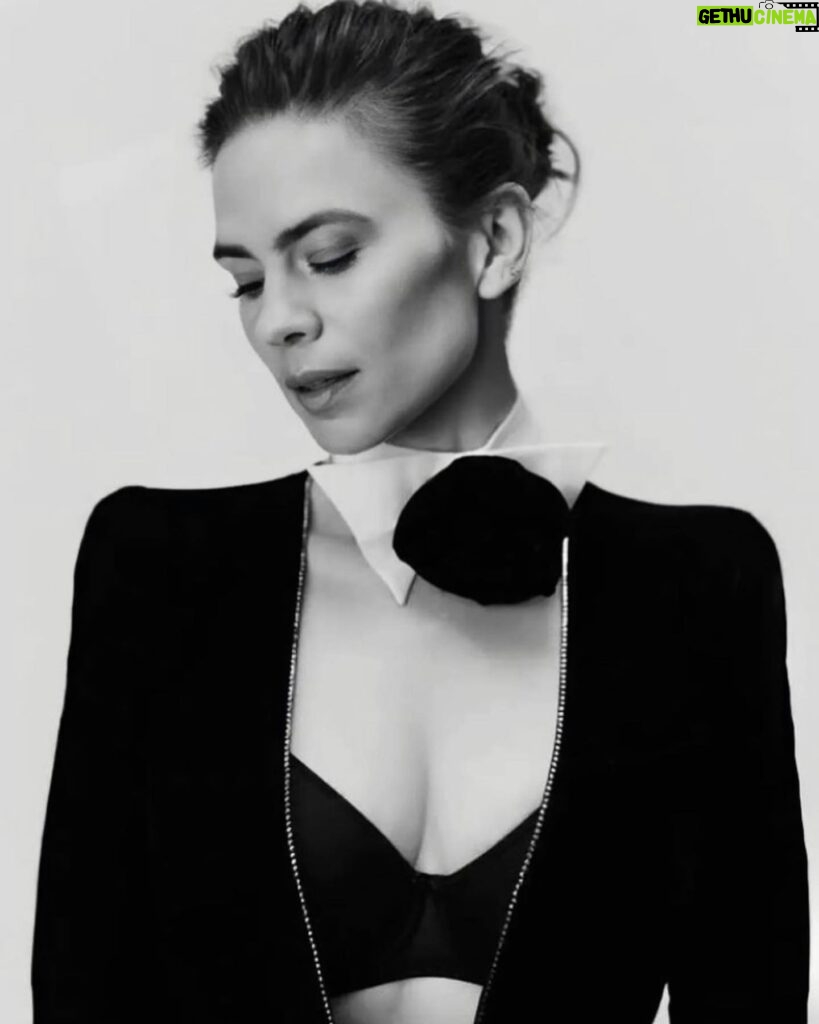 Hayley Atwell Instagram - Loved this shoot for @roseandivyjournal 🤍🖤