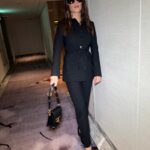 Hayley Atwell Instagram - Another city, another hallway to conquer. Hello Seoul 😎