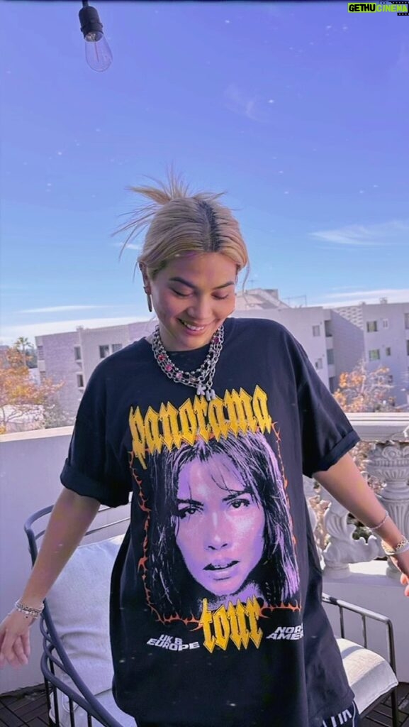 Hayley Kiyoko Instagram - What I need is for you to know that my Panorama Tour merch is finally available online and it’s 15% off site wide until 12/1 So thankful to have you all in my life. 🥹❤️ OMW to Guadalajara! See you soon ☺️
